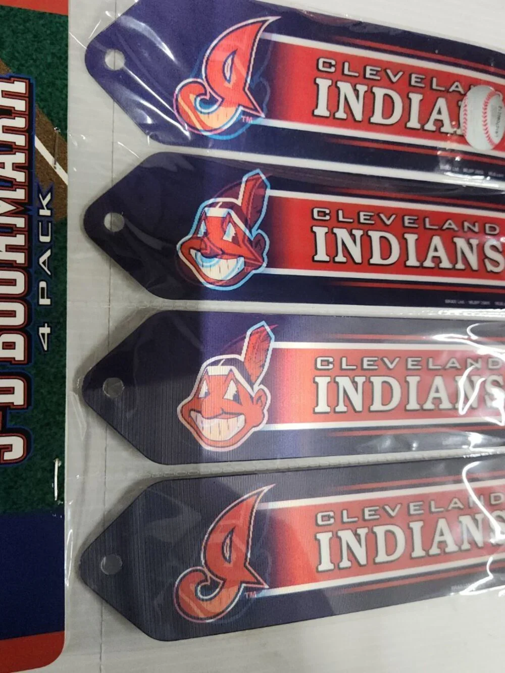 2 Pcs Ultradepth 3-D Bookmark 4 Pack Cleveland Indians Mlb 3D Design 167